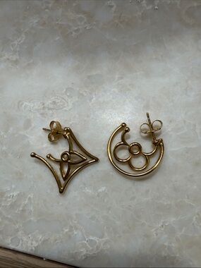 Louis Vuitton Gold Monogram Floral Stud Earrings